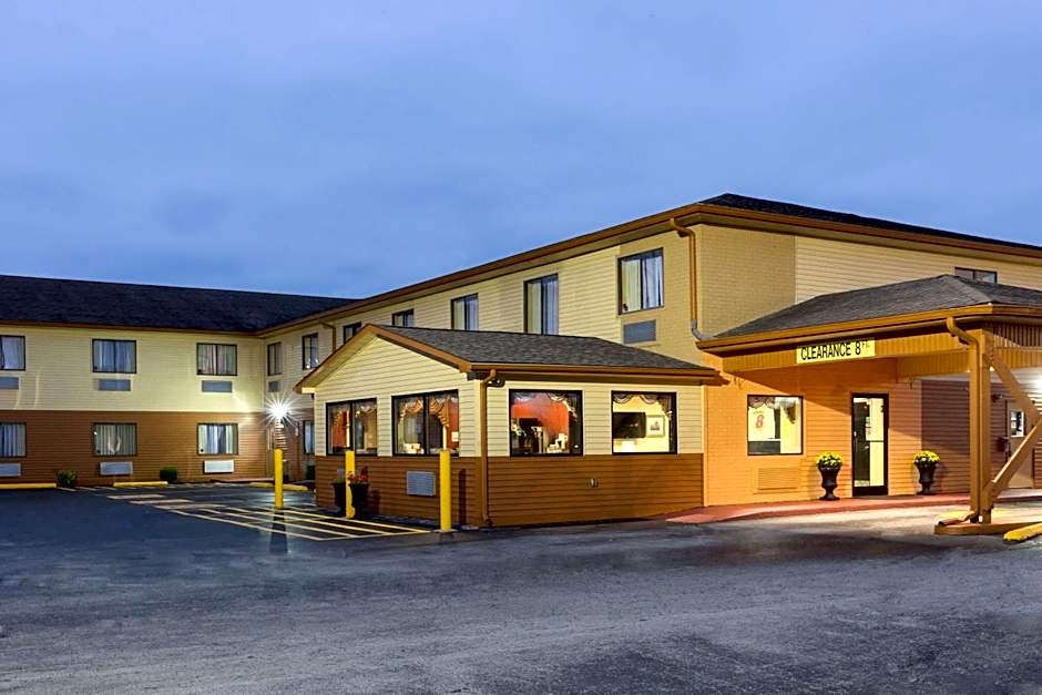 Photo 1 of 13 of Super 8 by Wyndham Richmond