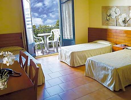 Twin Room with Extra Bed