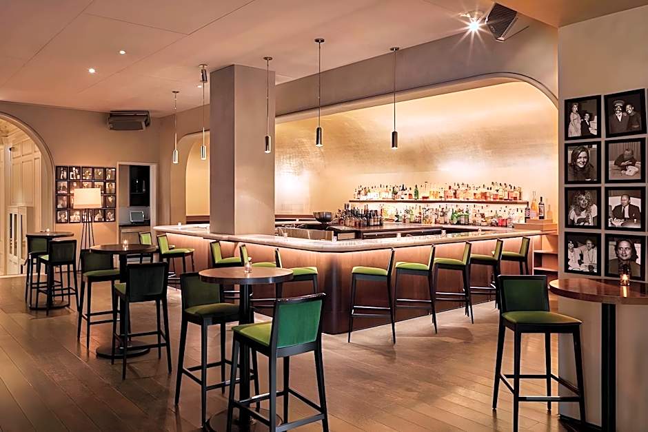 The Chicago Hotel Collection Ambassador Gold Coast