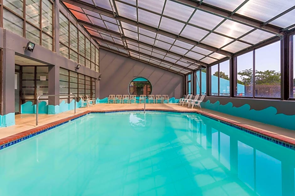 Howard Johnson by Wyndham Williamsburg