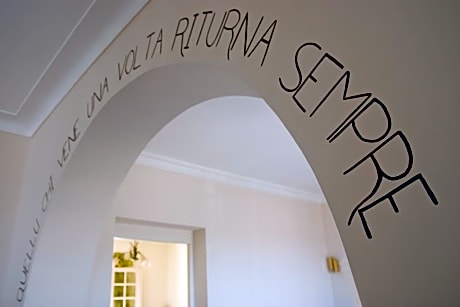 A l'ombre du clocher