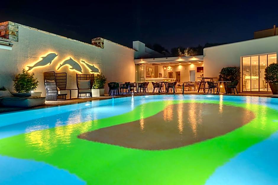 Kouros Art Hotel (Adults Only)