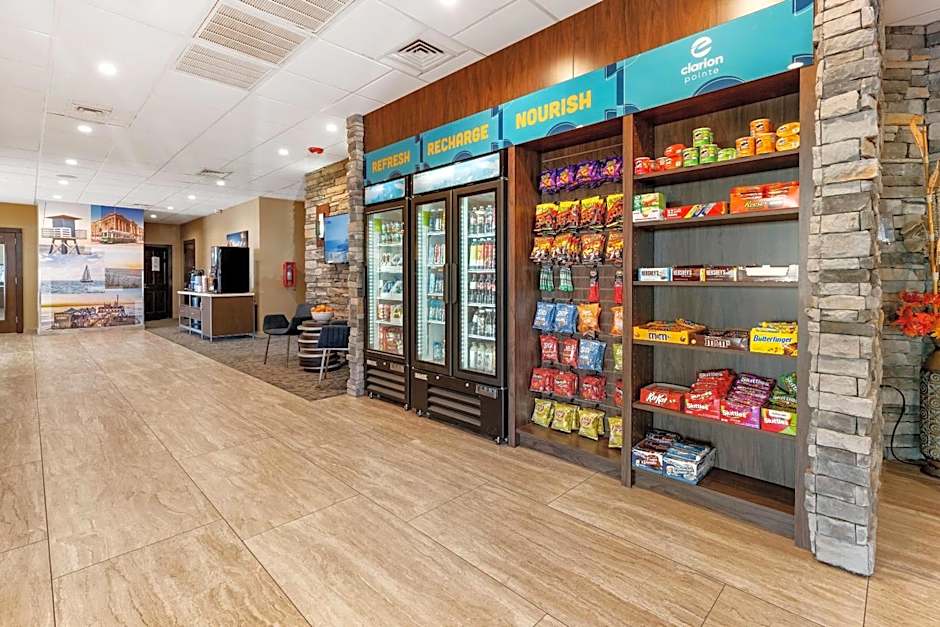 Clarion Pointe Galveston - Beachfront