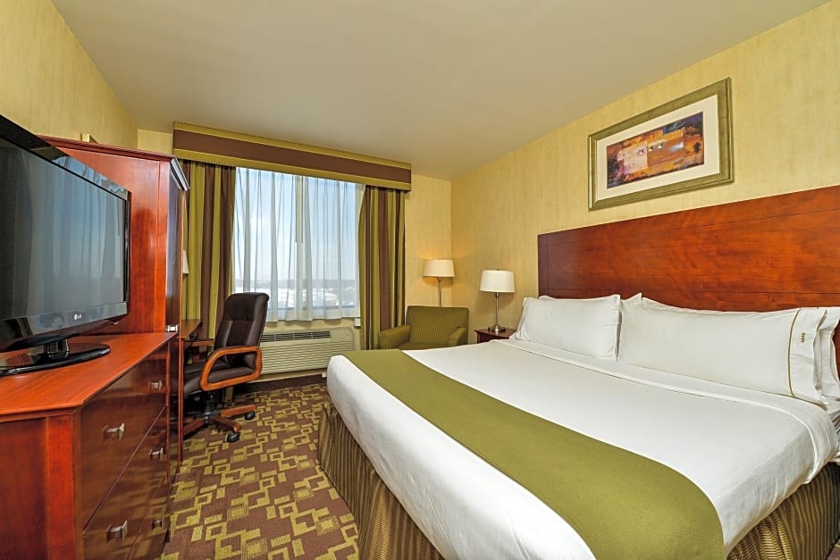 Holiday Inn Express Staten Island West, an IHG Hotel