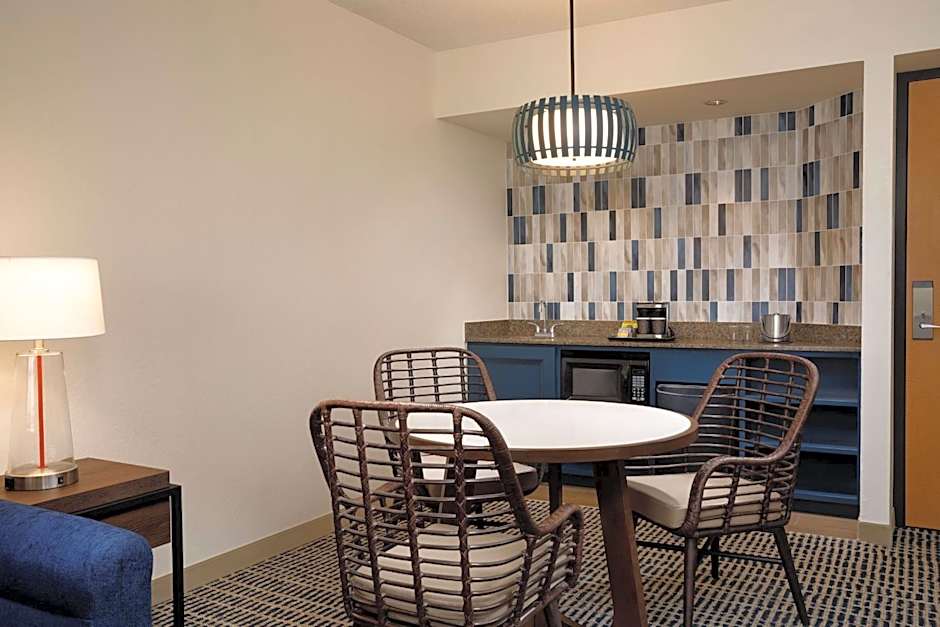 DoubleTree Suites by Hilton Orlando - Disney Springs® Area