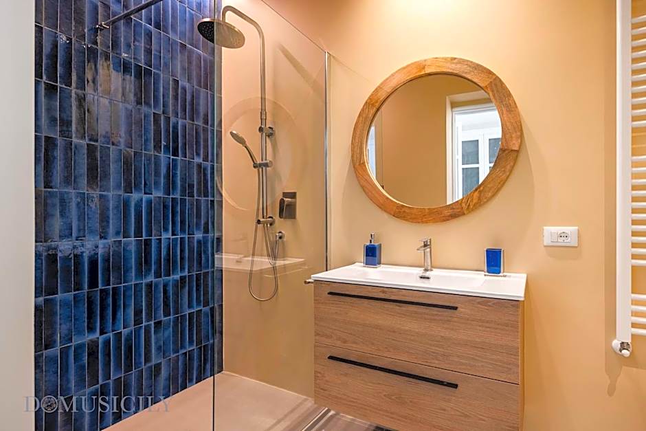 Constance Luxury Apartment by DomuSicily