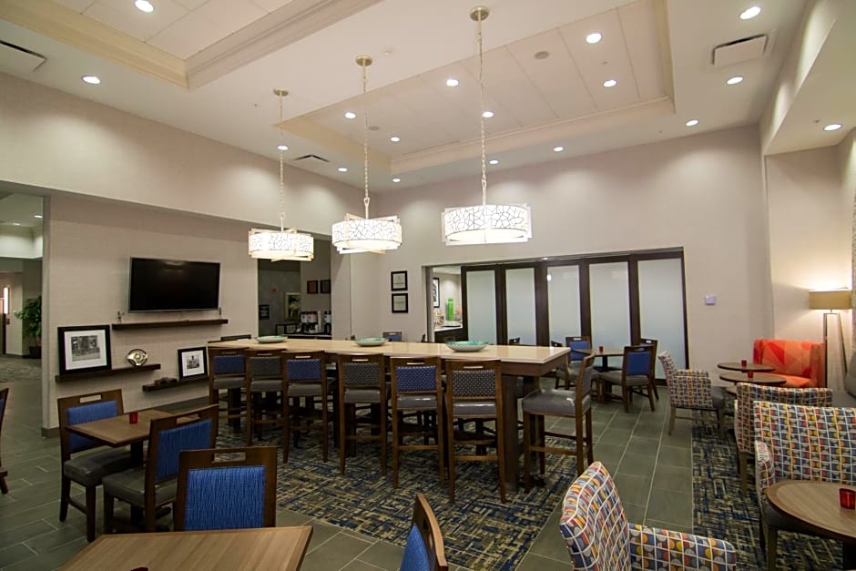 Hampton Inn & Suites Tulsa Downtown, Ok