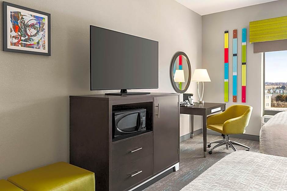 Hampton Inn By Hilton And Suites York South