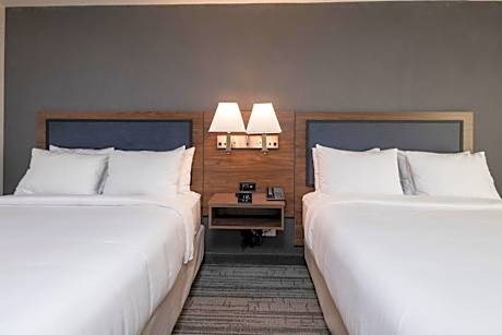 Standard Queen Room with Two Queen Beds - Non Smoking