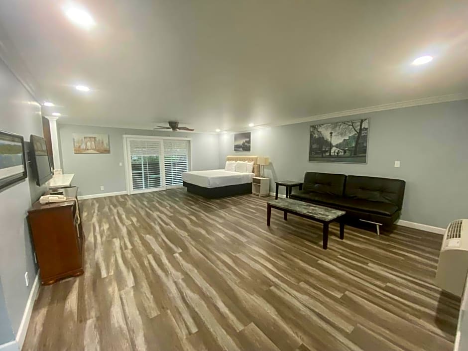 Lone Oak Lodge