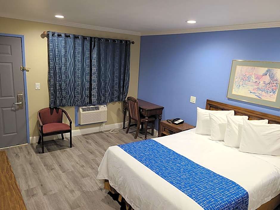 Travelodge by Wyndham Clearlake