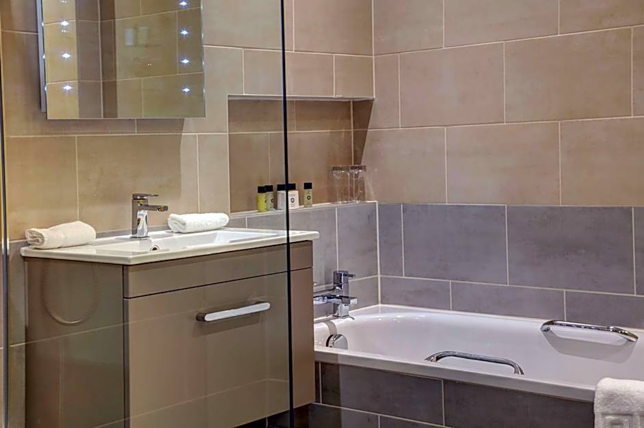 Stonecross Manor Hotel