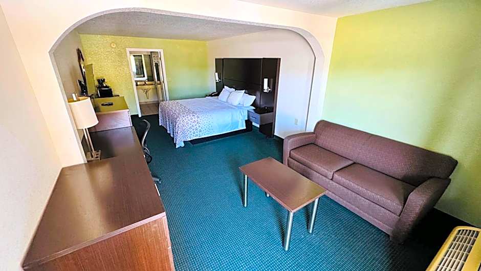 Garden Inn and Suites near Callaway Gardens Pine Mountain