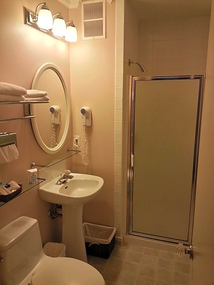 Kingston Hotel