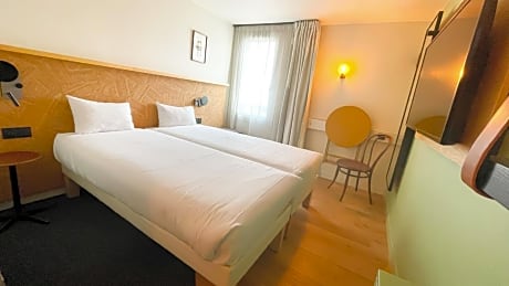Pop Twin Room