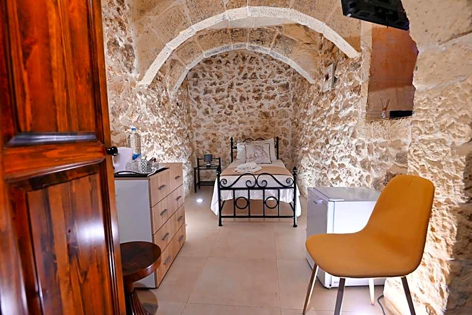 The Cloisters Bed And Breakfast
