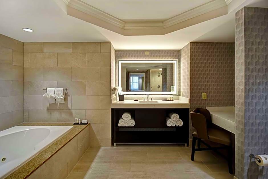 Embassy Suites By Hilton Hotel Little Rock