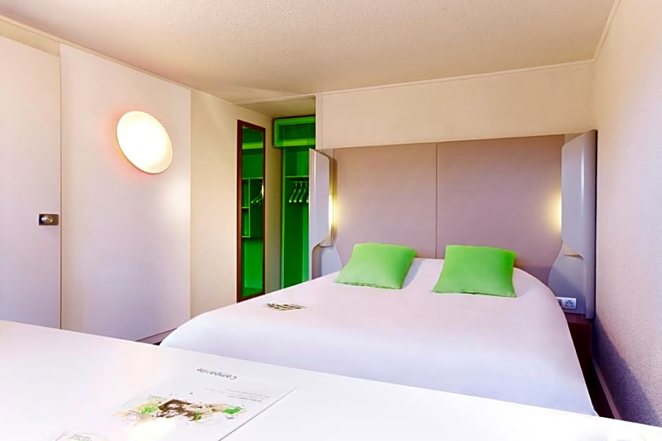 greet hotel restaurant Angouleme Ouest