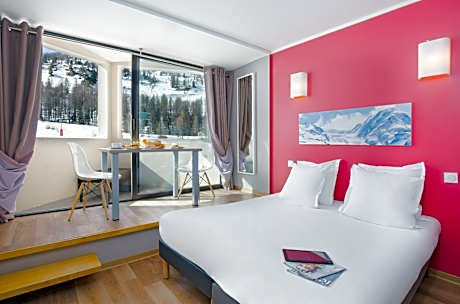 Studio with Balcony