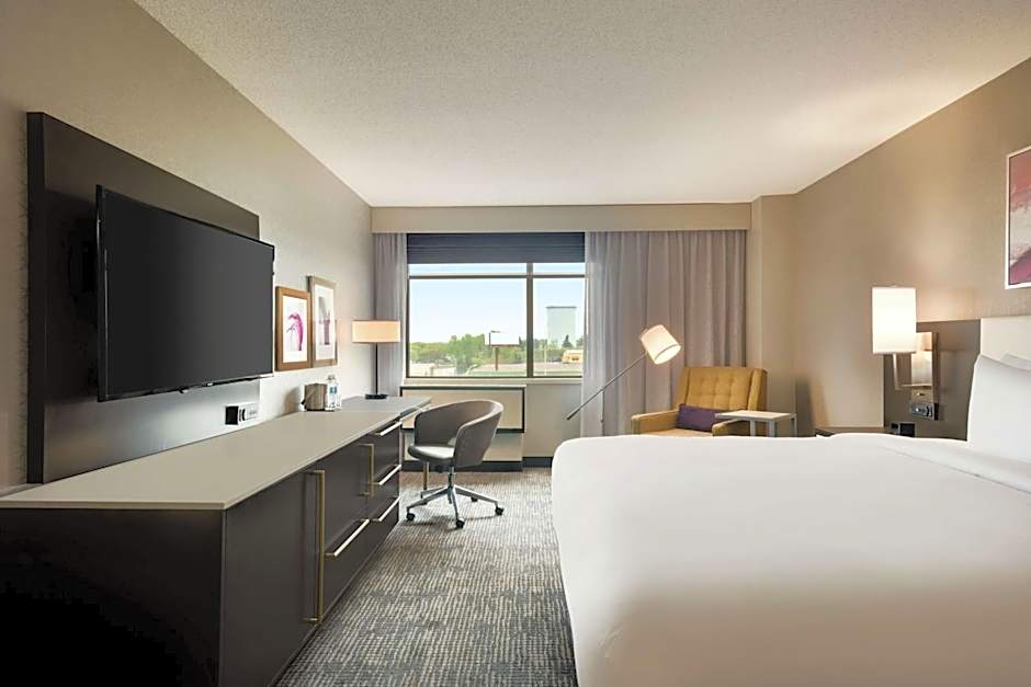 DoubleTree by Hilton St. Paul East