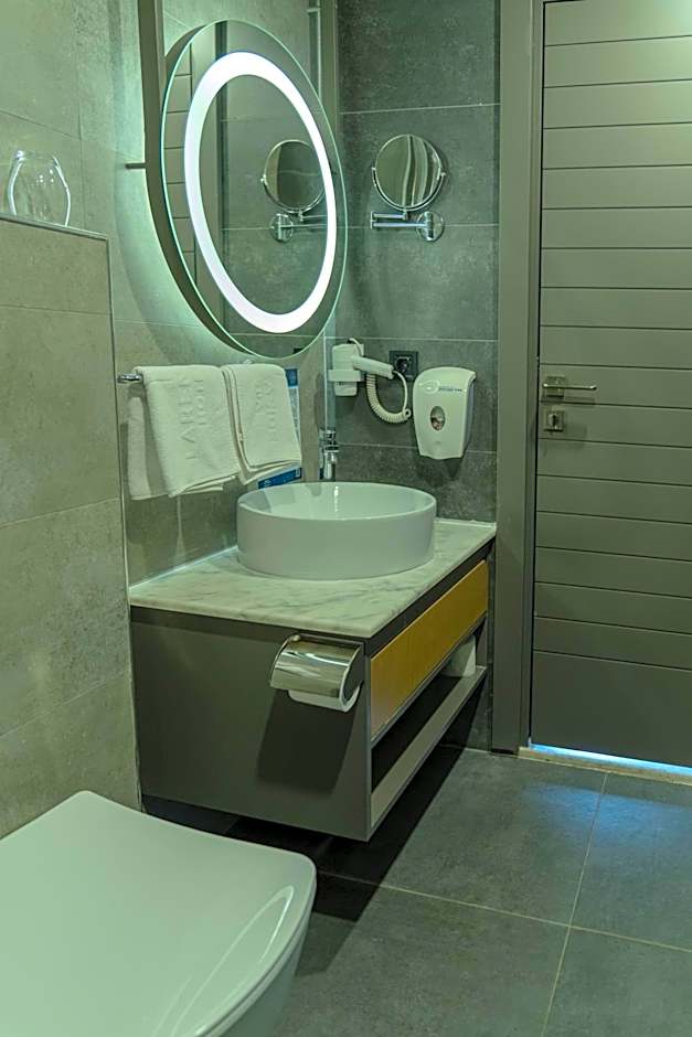 Laren Sea Side Hotel Spa