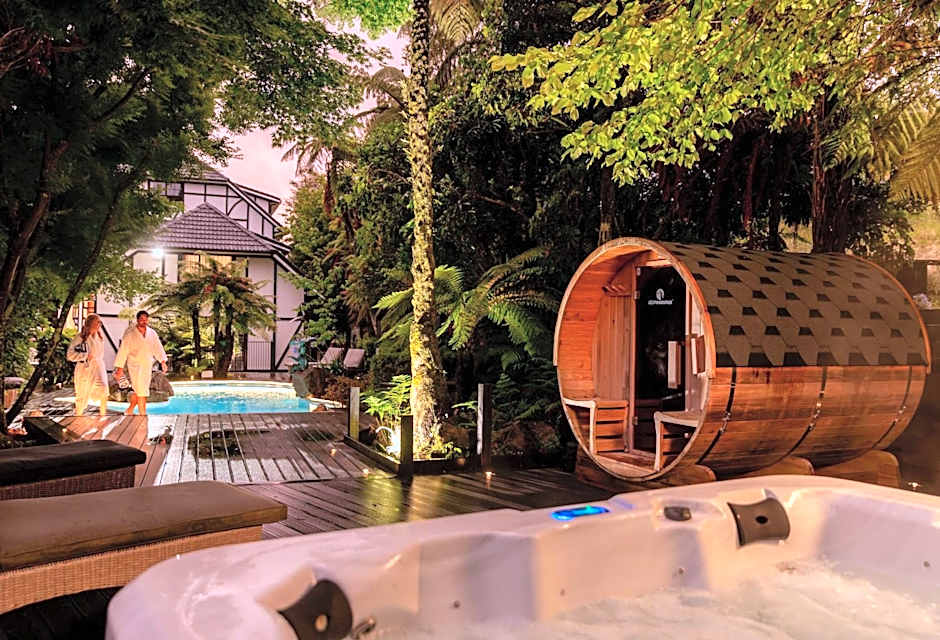 Hana Lodge