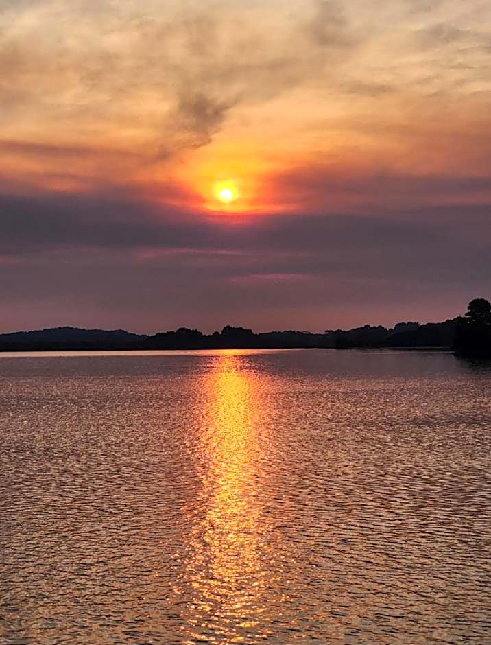 Strahan Beach Tourist Park