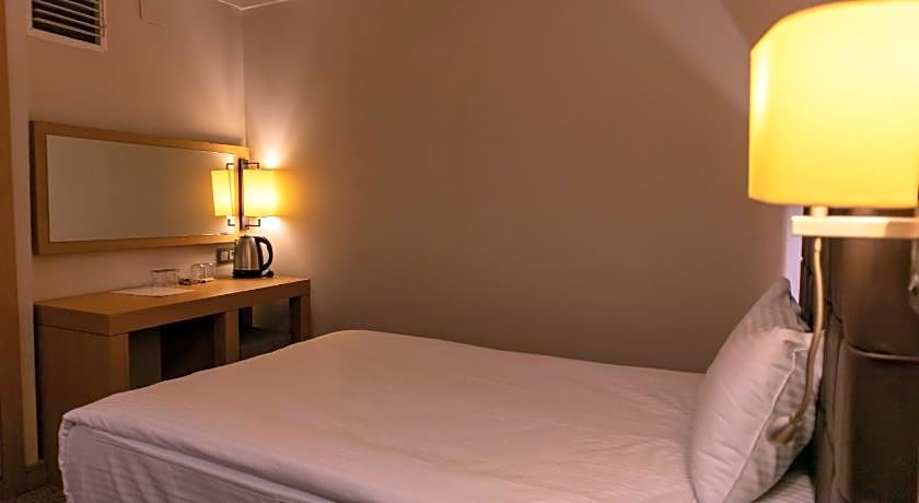 LOTUS PARK HOTEL