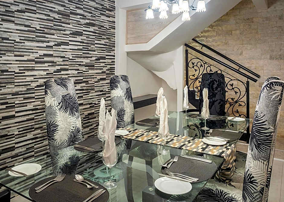 10 2nd Avenue Houghton Estate by Dream Resorts