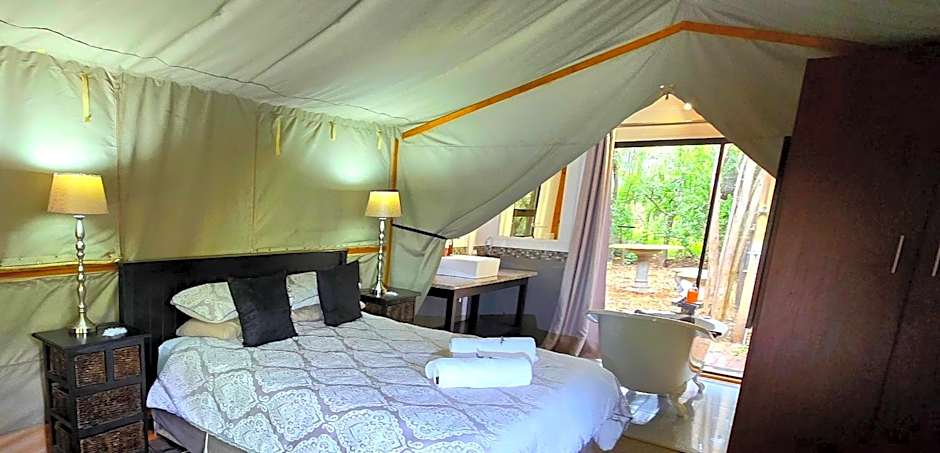 Old Mill Lodge, Working Ostrich Farm & Restaurant, Oudtshoorn