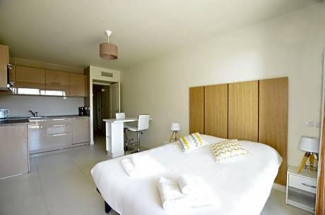 Studio with Sea View