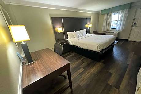 King Room with Sofa Bed - Non-Smoking