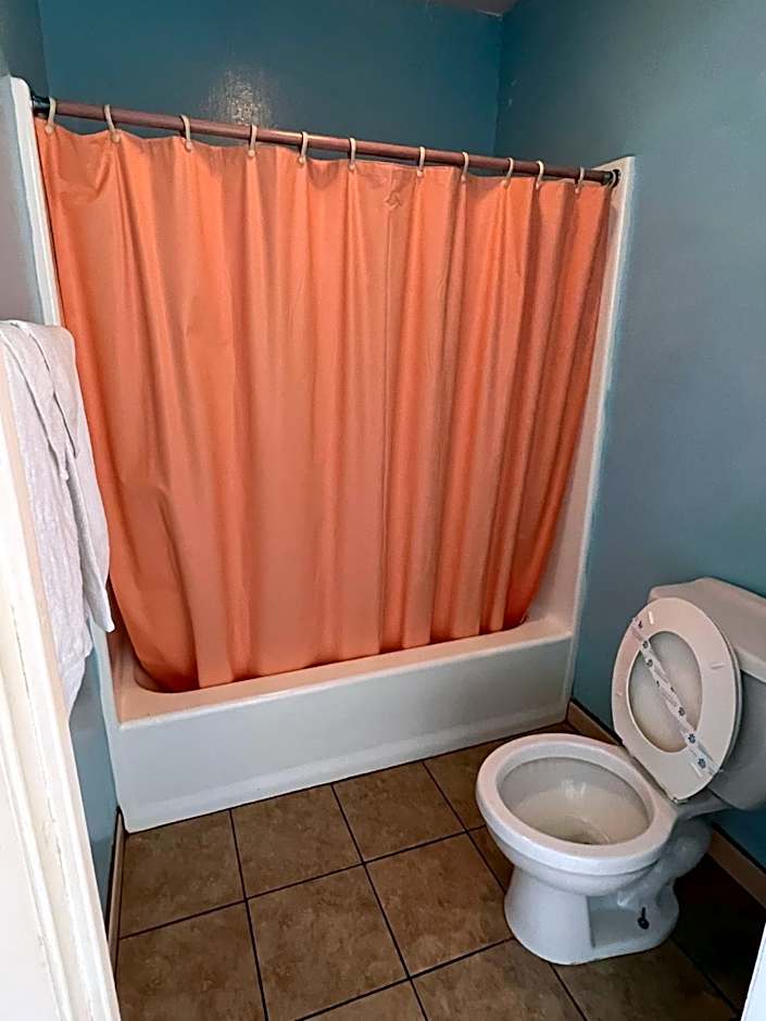 Deluxe Inn LA