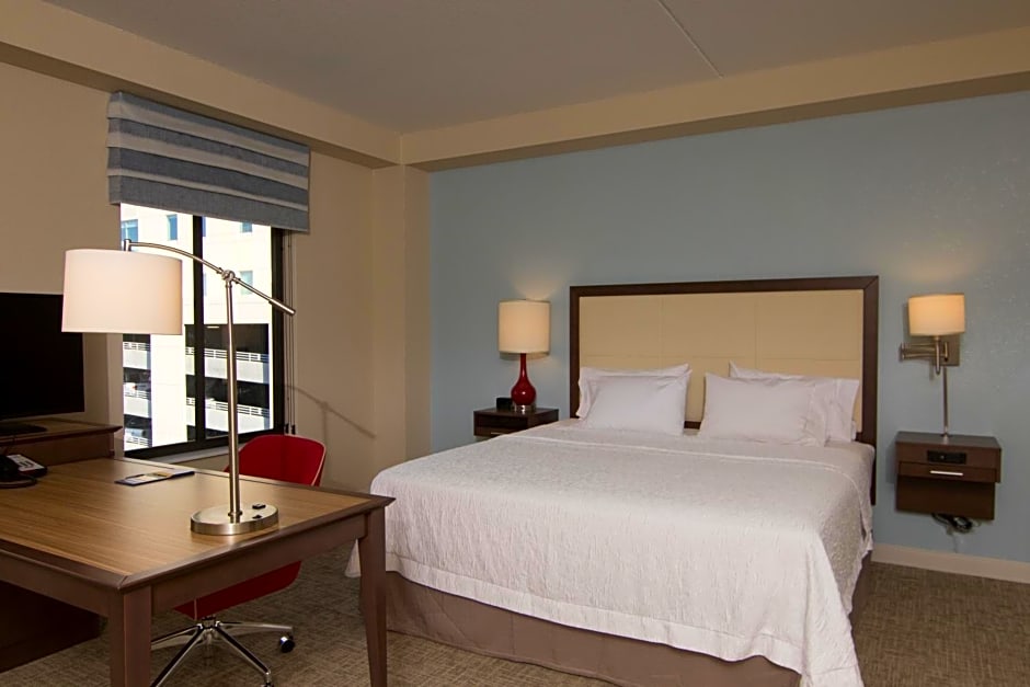 Hampton Inn & Suites Tulsa Downtown, Ok