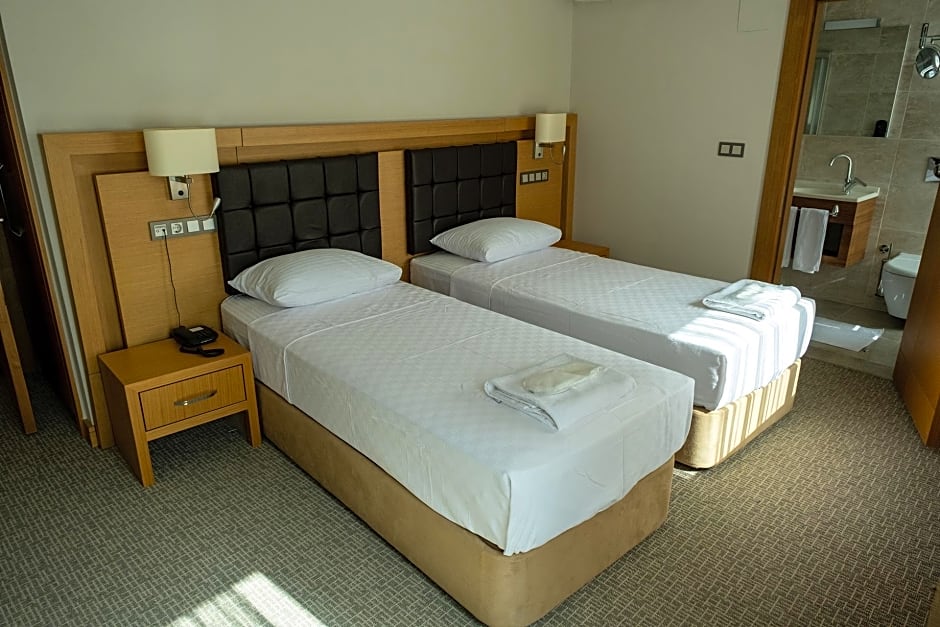 LOTUS PARK HOTEL