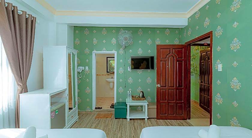 Ken's Backpackers Hotel