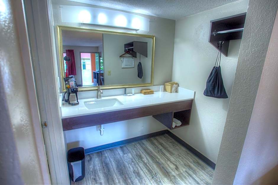 Budgetel Inn and Suites Plus Helen