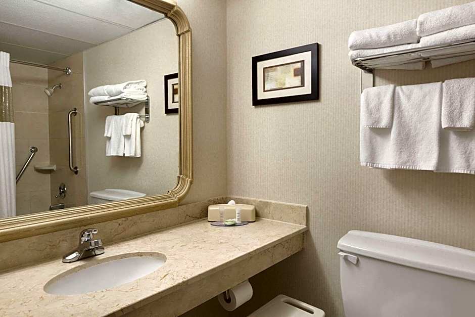 Travelodge by Wyndham Vancouver Airport