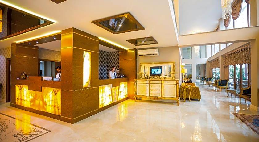 Real King Suite Hotel