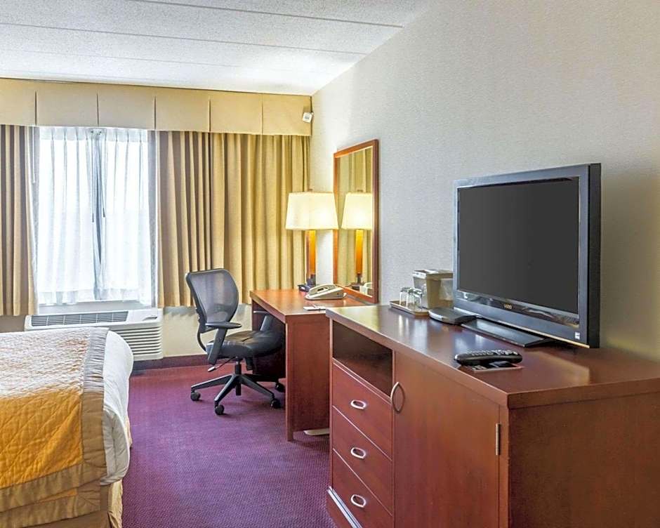 Clarion Hotel Somerset - New Brunswick