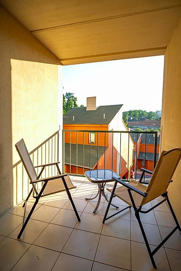 Condo in Gatlinburg very peaceful - 10 min Walk to Main Strip