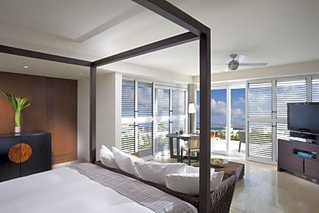Palafitos Deluxe Junior Suite