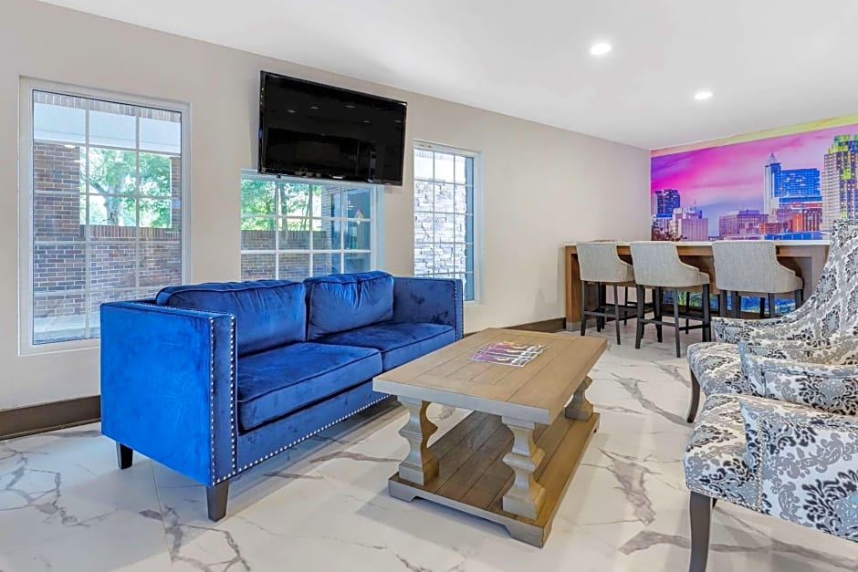 Clarion Pointe Raleigh Midtown