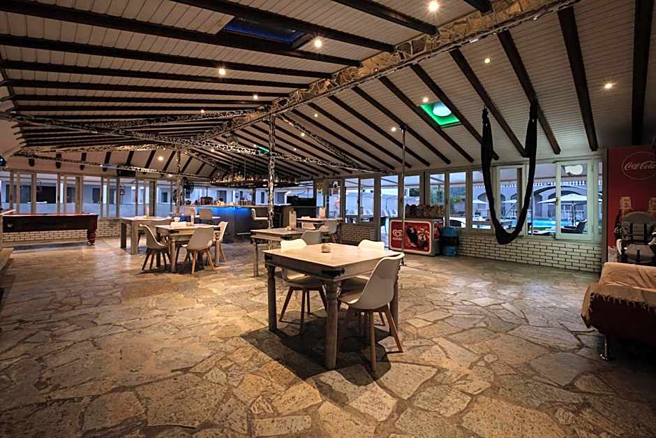 Katsaros Studios & Apartments