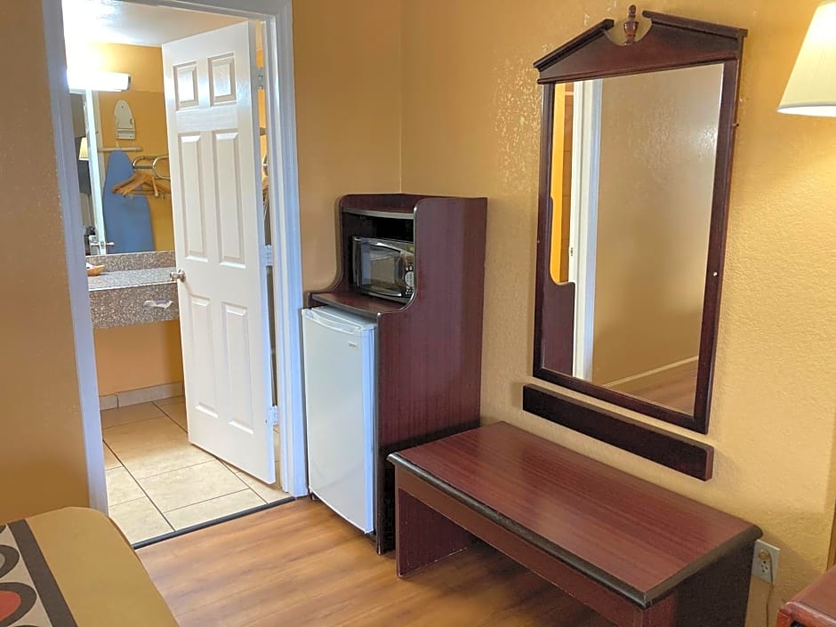 Super 8 Little Rock/north/arpt – North Little Rock, AR