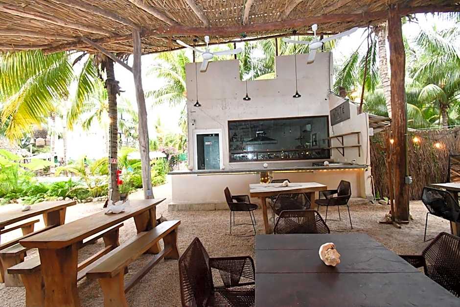 Maria Bonita Hotel & Restaurant El Cuyo by Spot Rentals