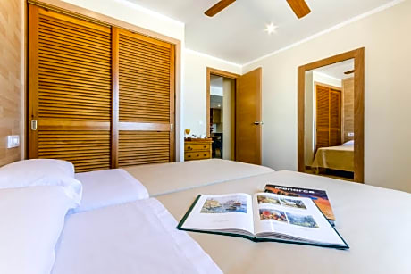 apt 2 bedrooms 3 adults 1 child