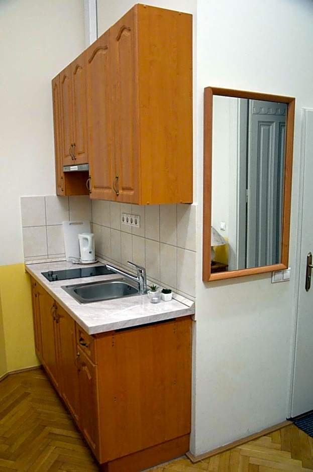 Guest Rest Studio Apartments