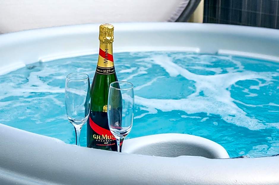 64 lancaster The lazy willow 3 bedroom hot tub caravan tattershall lakes