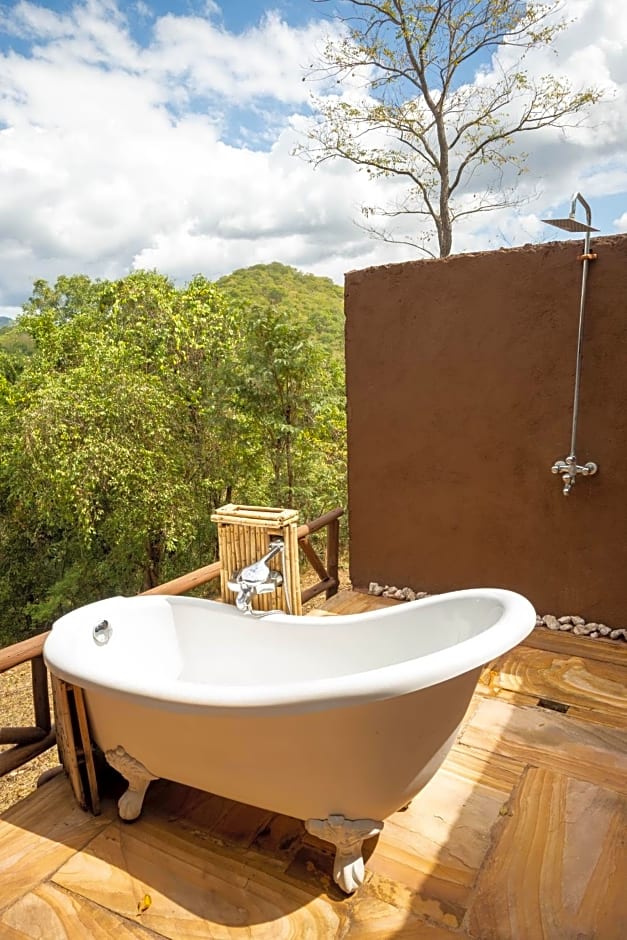 Sable Mountain Lodge, A Tent with a View Safaris